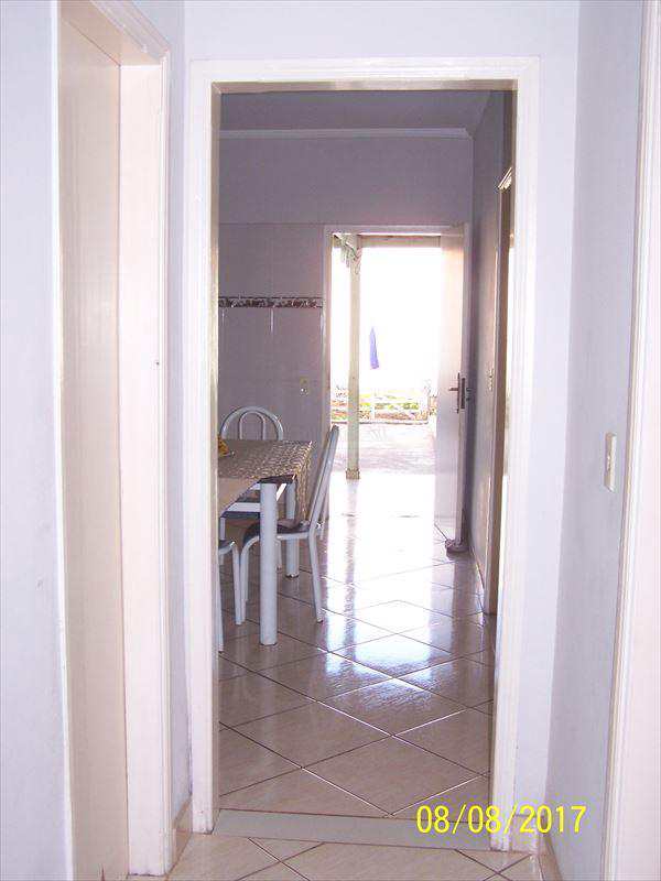 Casa com 3 dorms, Vila Santa Edwirges, Alfenas - R$ 250 