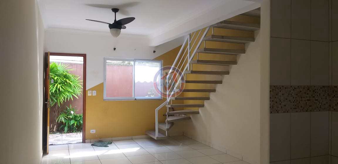 Sobrado à venda com 2 quartos, 70m² - Foto 2