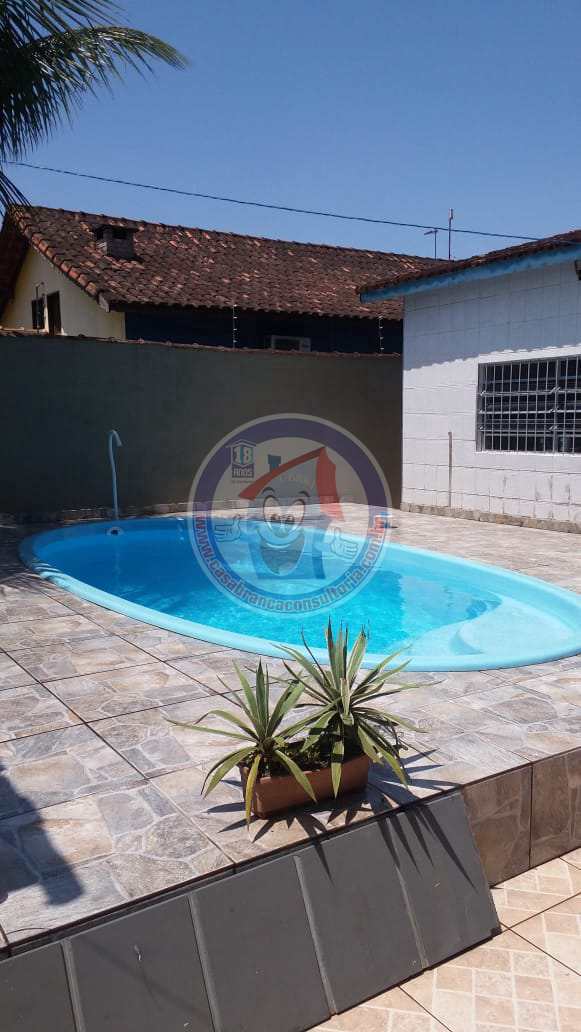 Casa à venda com 2 quartos, 80m² - Foto 1