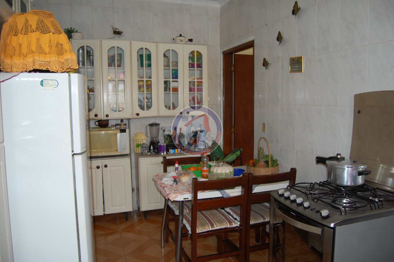 Sobrado à venda com 3 quartos, 75m² - Foto 4