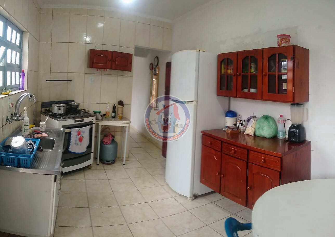 Casa à venda com 1 quarto, 60m² - Foto 3