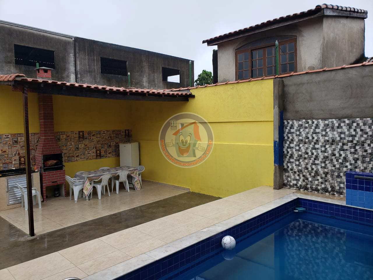 Casa à venda com 3 quartos, 150m² - Foto 1