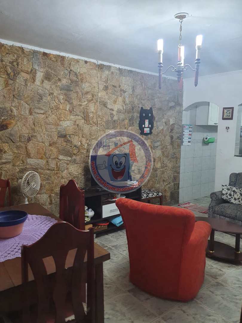 Casa à venda com 3 quartos, 100m² - Foto 2