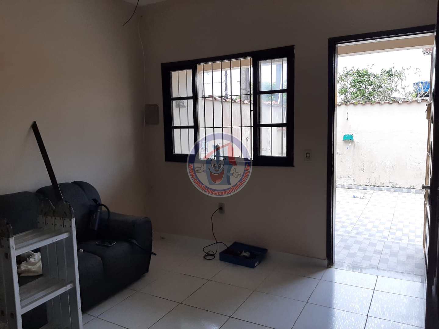 Casa à venda com 3 quartos, 98m² - Foto 4