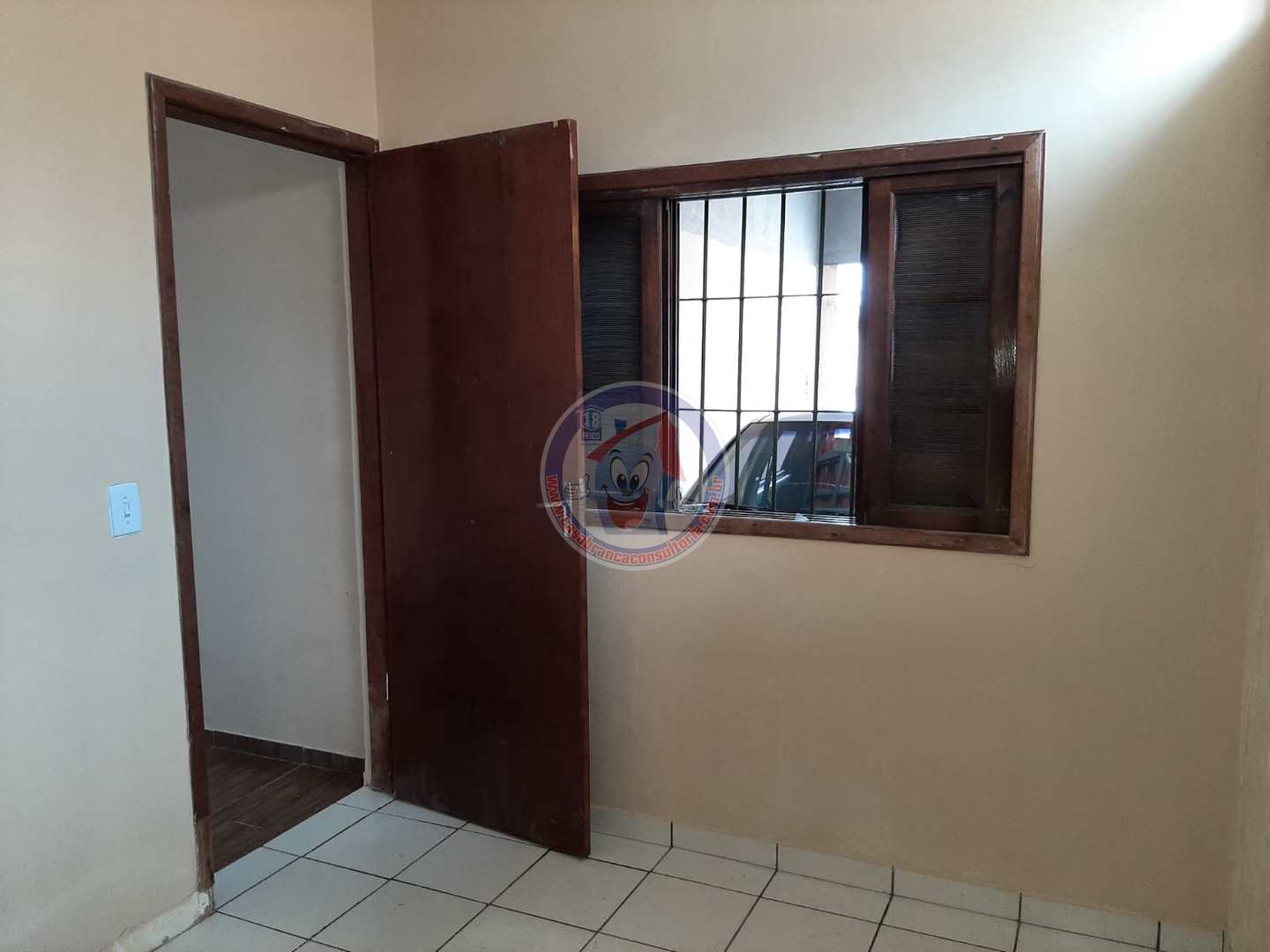 Casa à venda com 3 quartos, 98m² - Foto 11