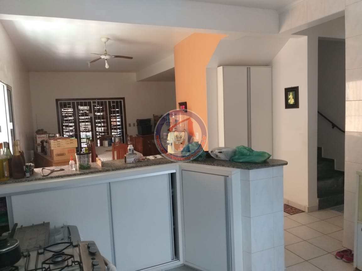 Sobrado à venda com 4 quartos, 246m² - Foto 4