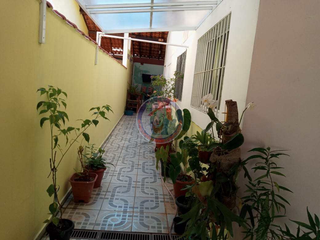 Casa à venda com 2 quartos, 150m² - Foto 2