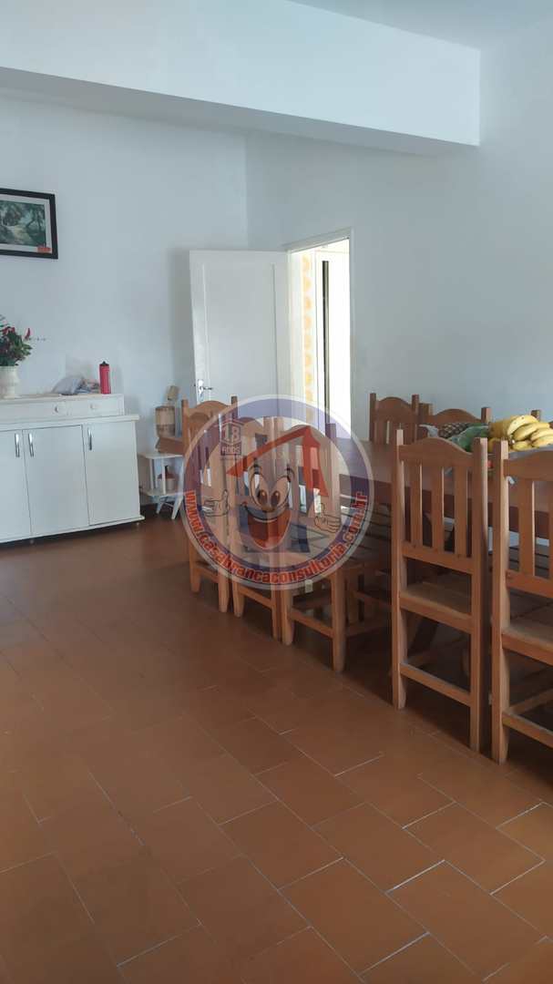 Casa à venda e aluguel com 3 quartos, 140m² - Foto 2