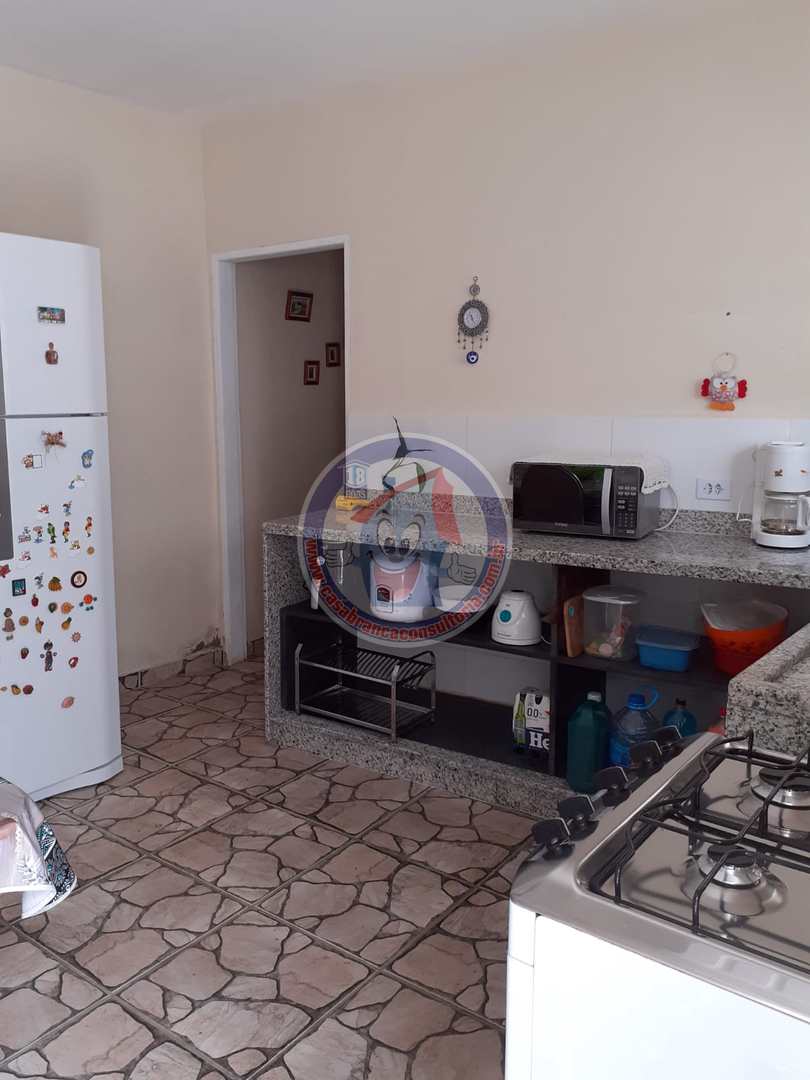 Casa à venda com 2 quartos, 180m² - Foto 9