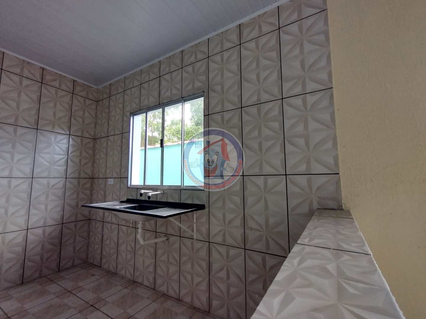 Casa à venda com 2 quartos, 60m² - Foto 5