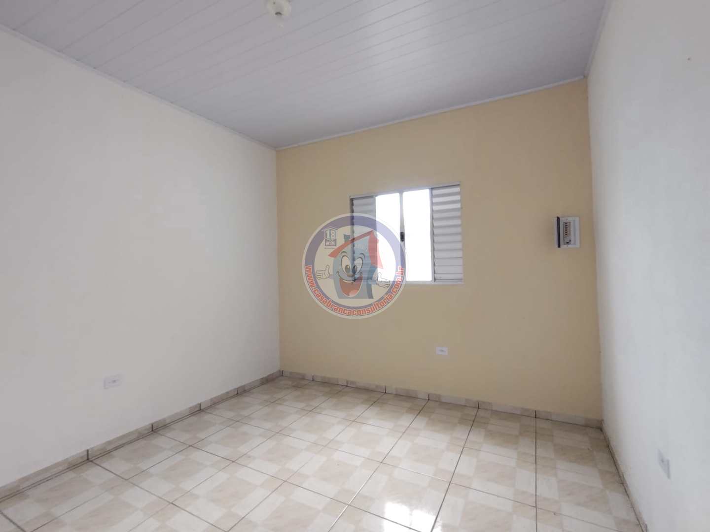 Casa à venda com 2 quartos, 60m² - Foto 2