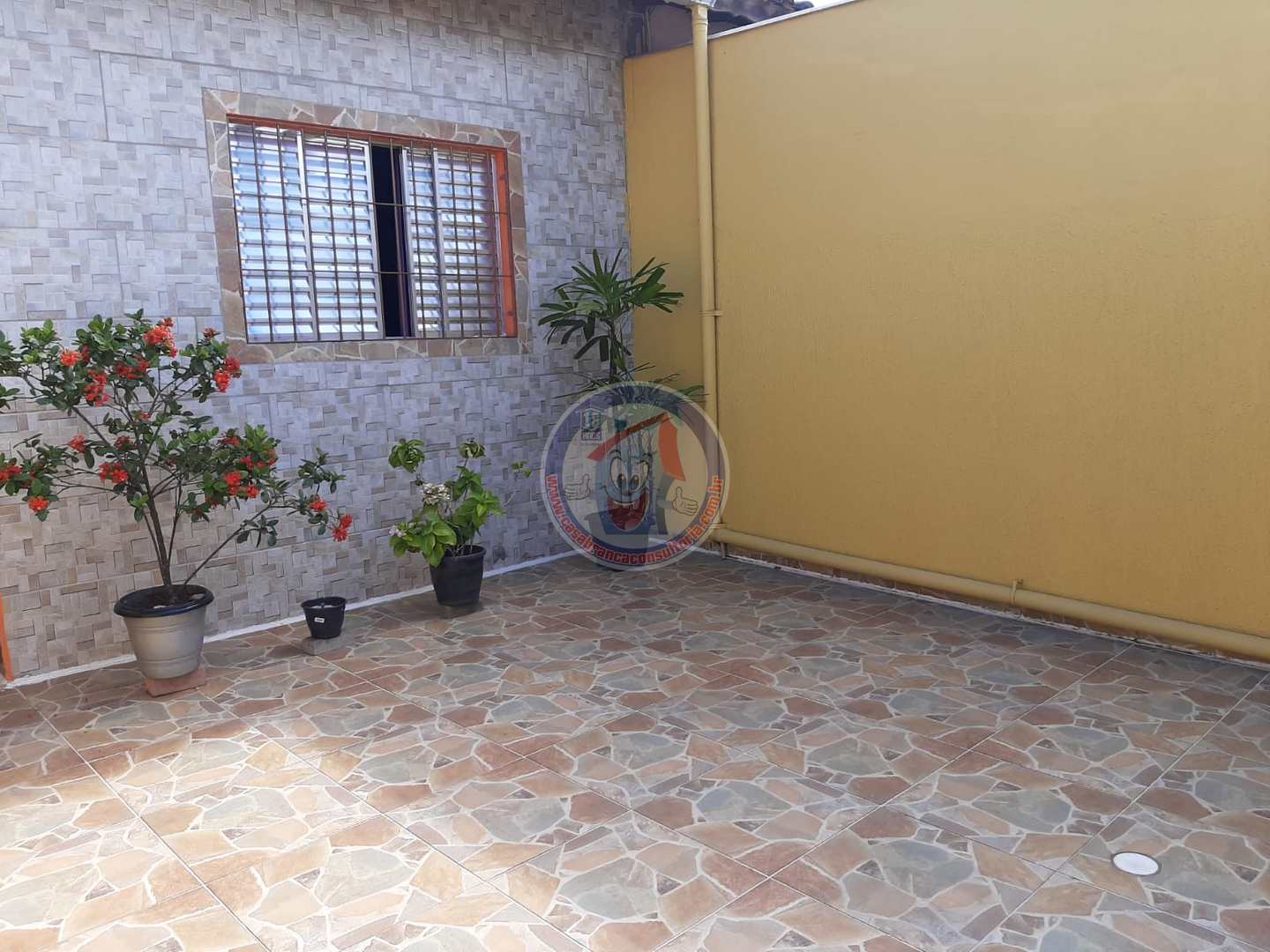 Casa à venda com 2 quartos, 63m² - Foto 2