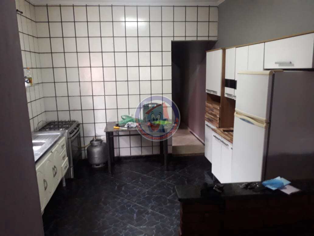 Casa à venda com 2 quartos, 65m² - Foto 3