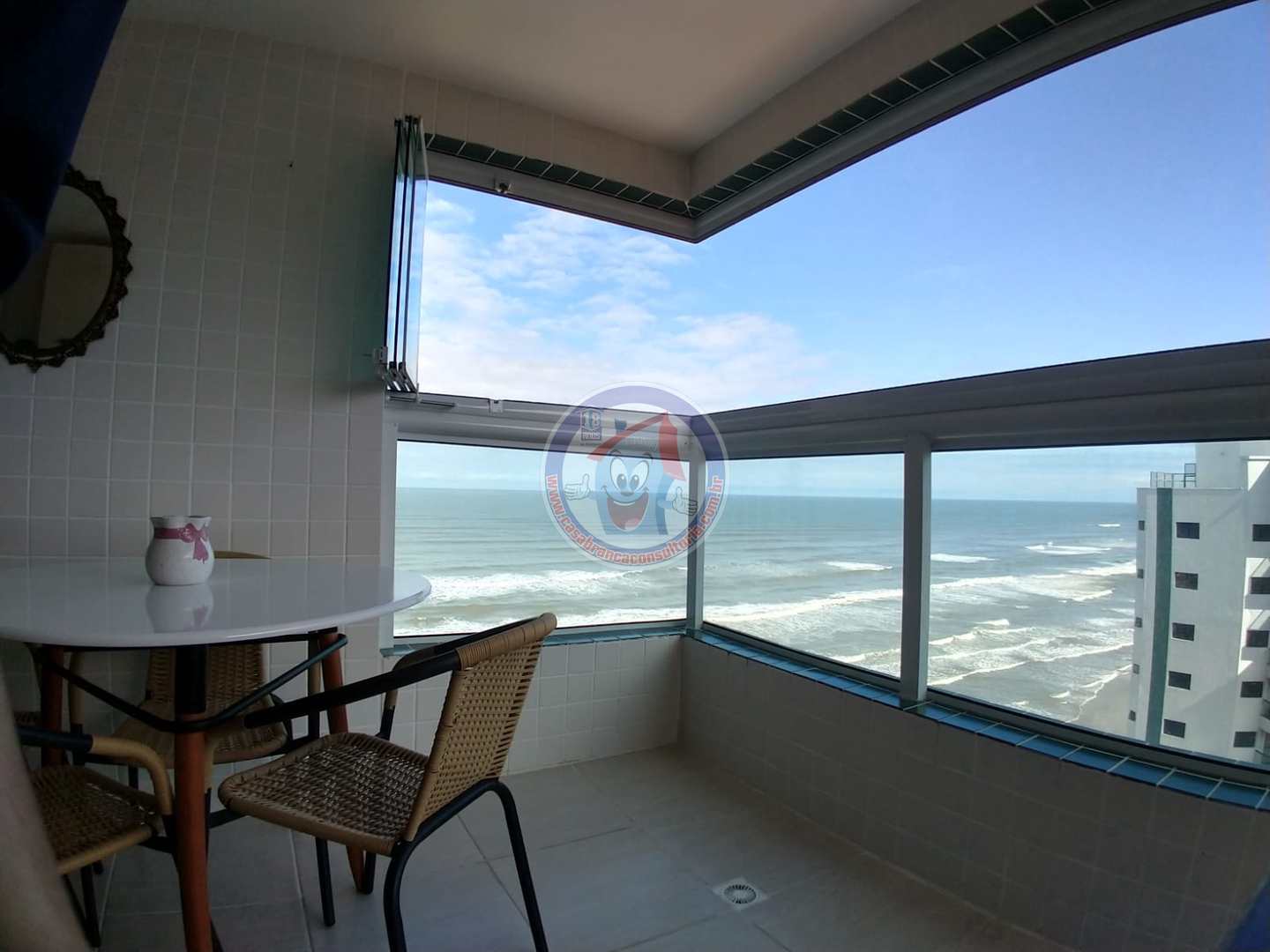 Apartamento à venda com 2 quartos, 90m² - Foto 2