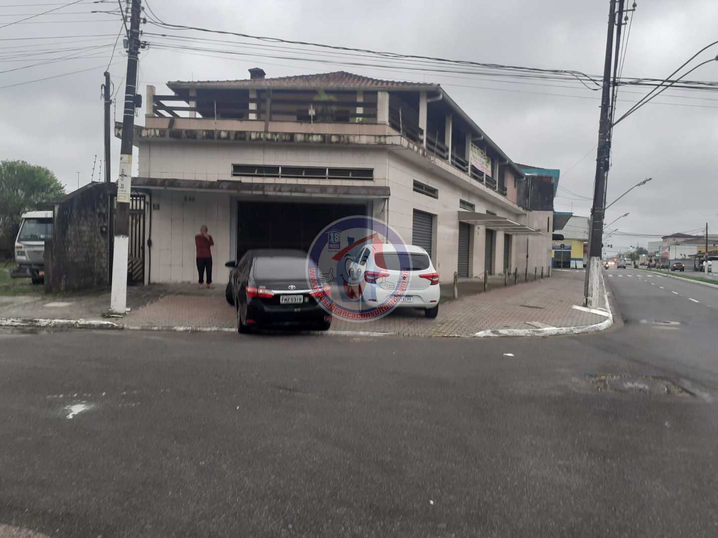 Sobrado à venda e aluguel com 3 quartos, 520m² - Foto 1