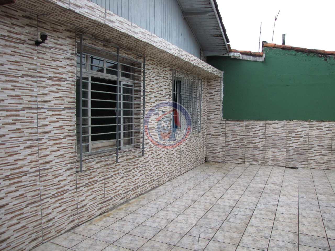 Casa à venda com 2 quartos, 73m² - Foto 1