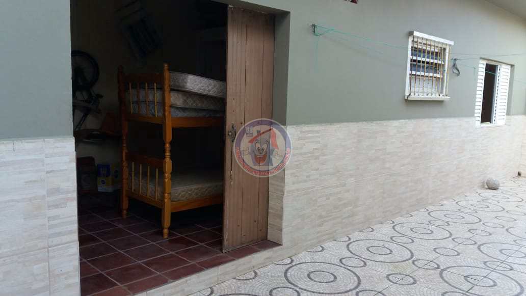 Casa à venda com 2 quartos, 110m² - Foto 2