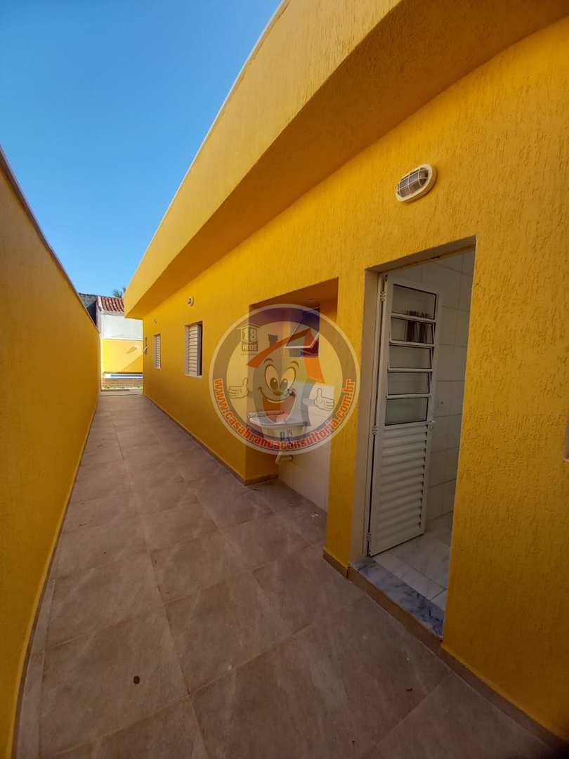 Casa à venda com 2 quartos, 63m² - Foto 4