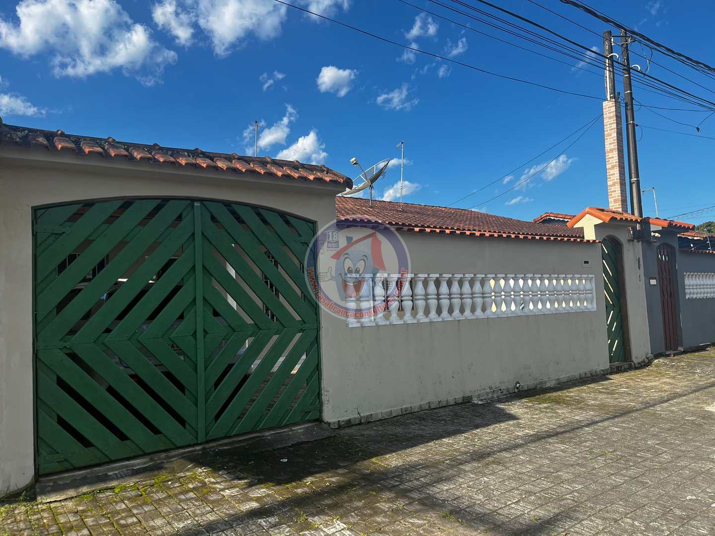 Casa à venda com 2 quartos, 79m² - Foto 2