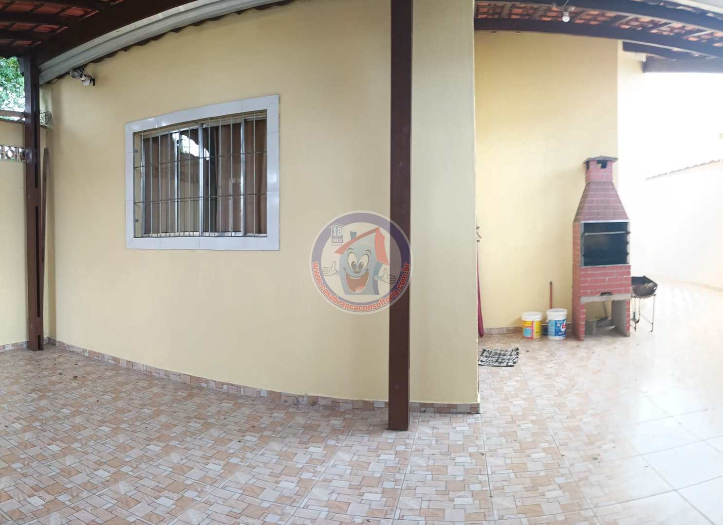 Casa à venda com 3 quartos, 66m² - Foto 1