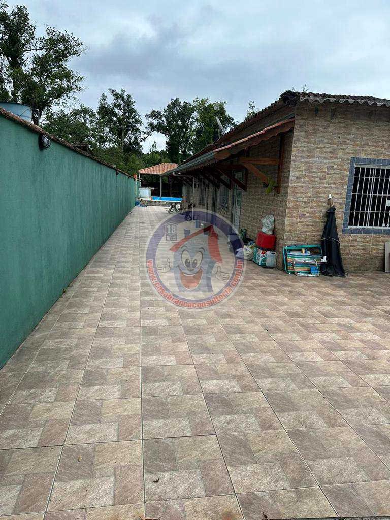 Casa à venda com 2 quartos, 127m² - Foto 1