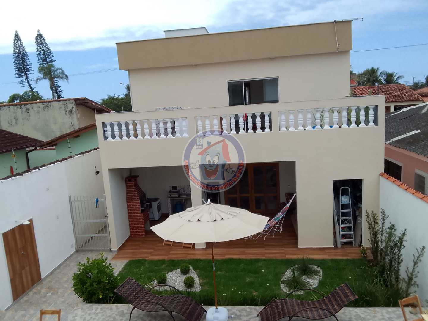 Sobrado à venda com 6 quartos, 330m² - Foto 1