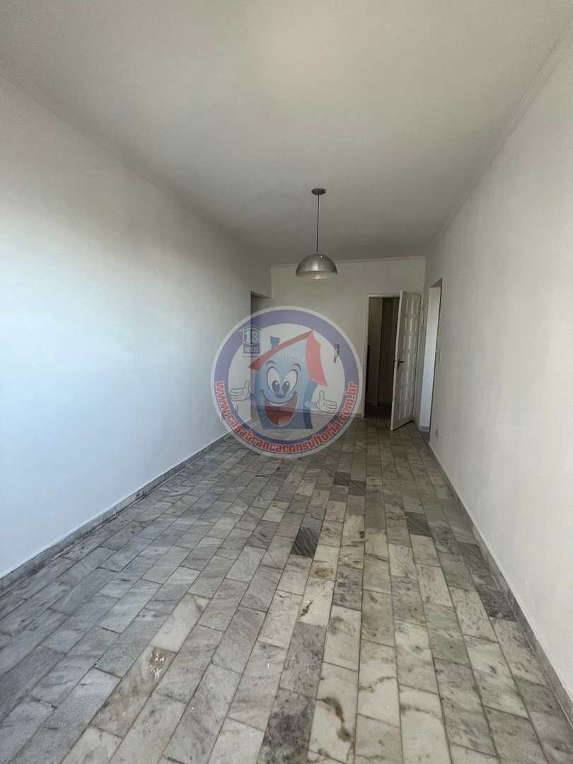 Apartamento à venda com 2 quartos, 70m² - Foto 4