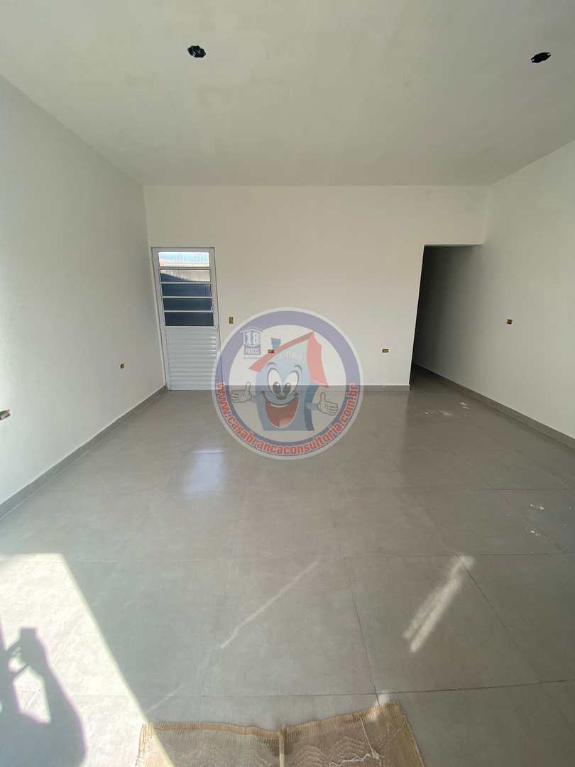 Casa à venda com 2 quartos, 65m² - Foto 2