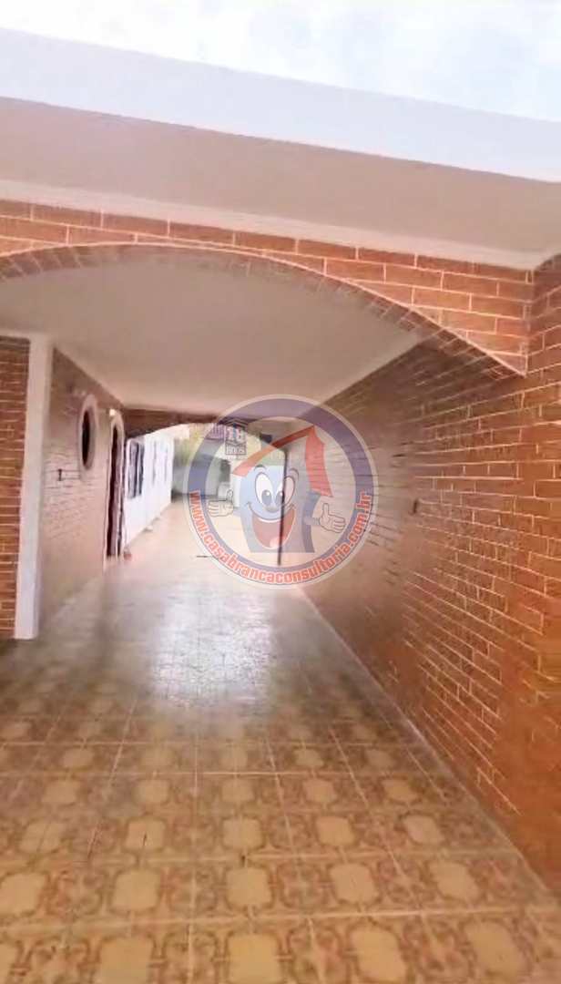 Casa à venda com 4 quartos, 266m² - Foto 2