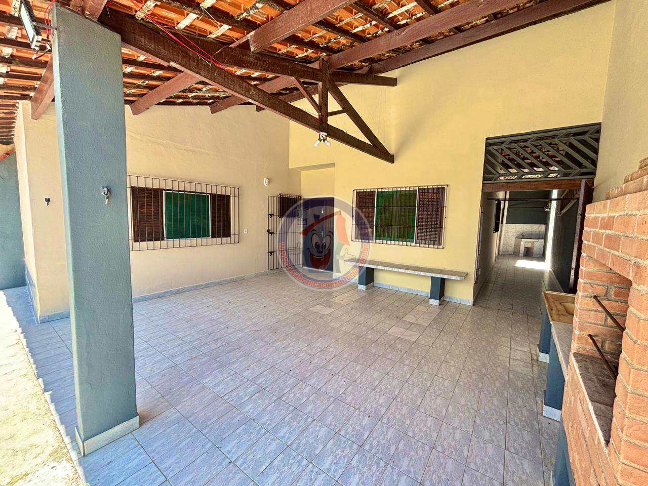 Casa à venda com 2 quartos, 116m² - Foto 2