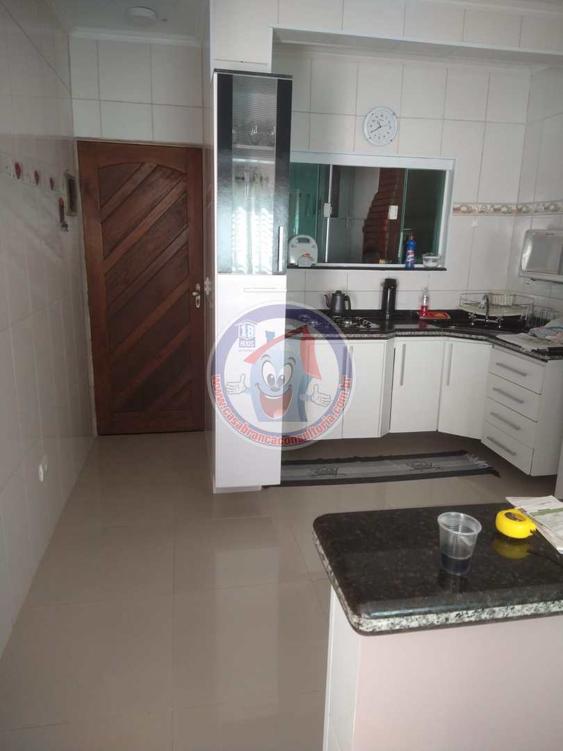 Casa à venda com 3 quartos, 75m² - Foto 3