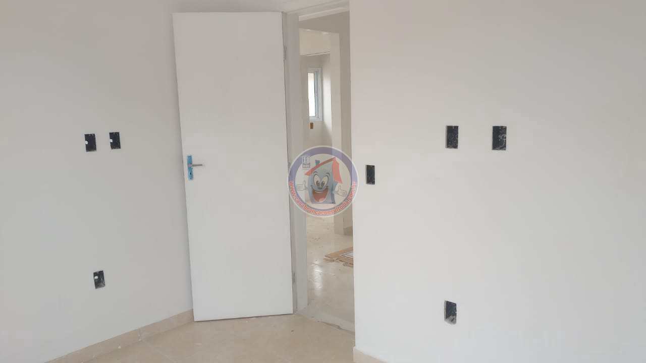 Casa à venda com 2 quartos, 60m² - Foto 4