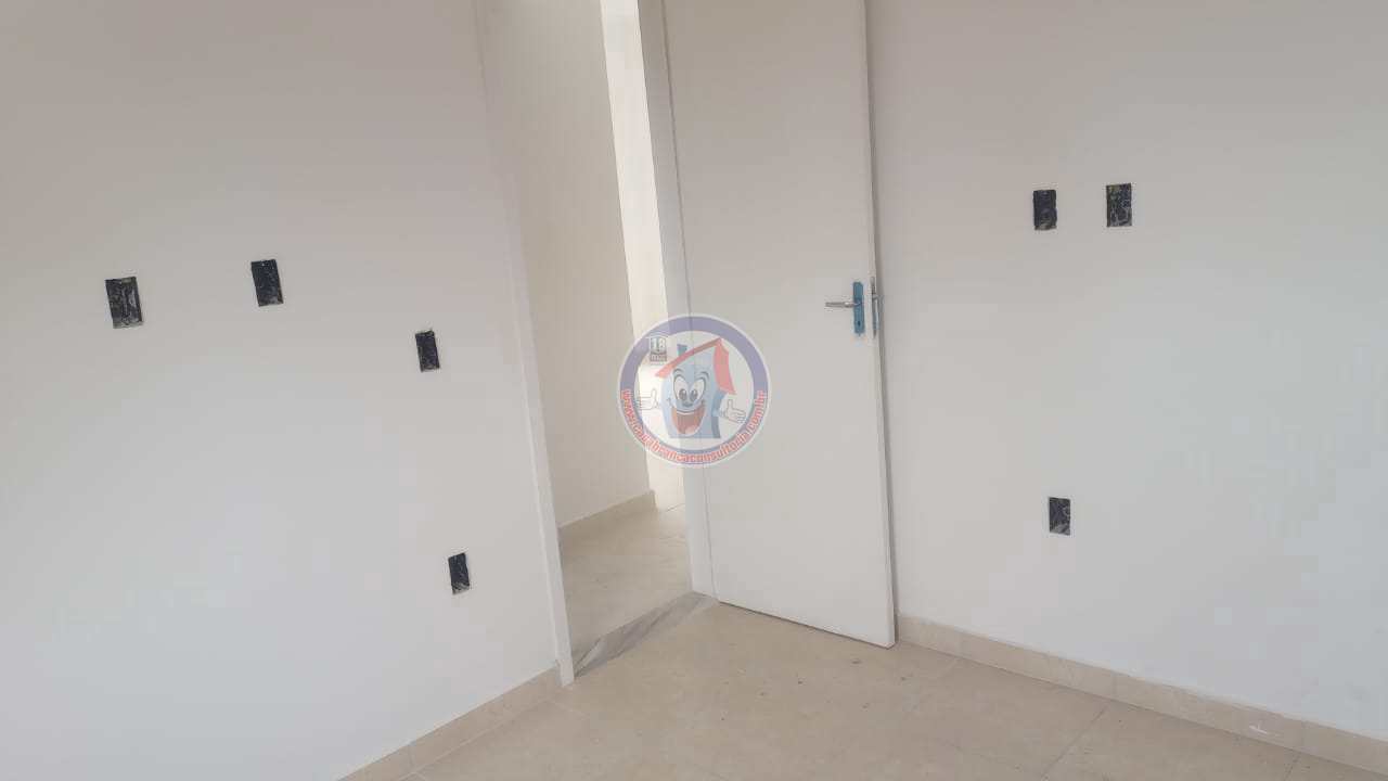 Casa à venda com 2 quartos, 60m² - Foto 1