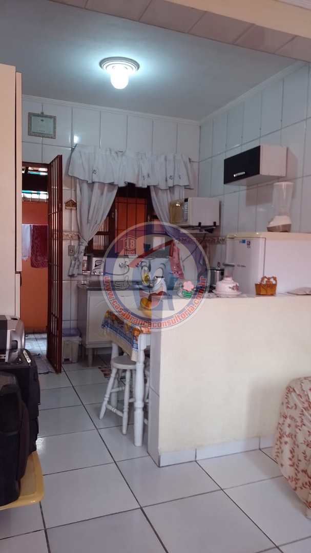 Sobrado à venda com 2 quartos, 70m² - Foto 2