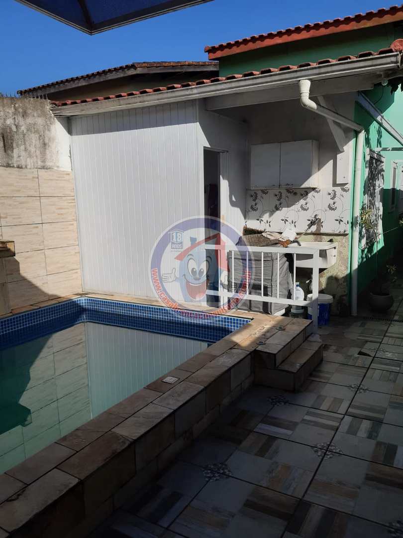 Casa à venda com 2 quartos, 100m² - Foto 2