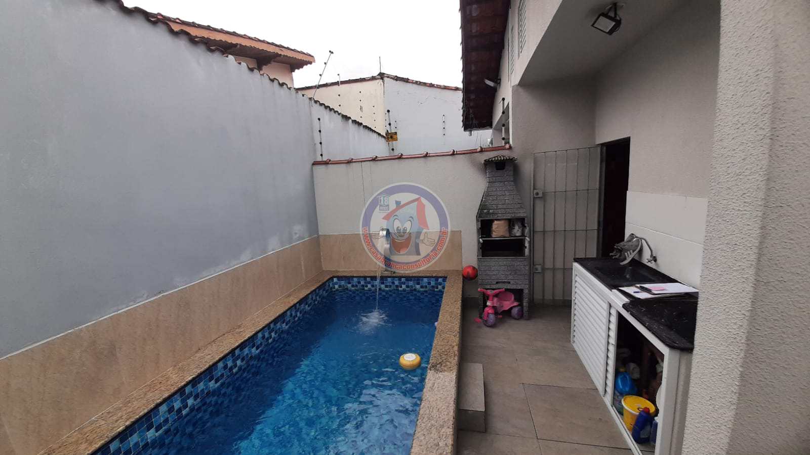 Casa à venda com 2 quartos, 80m² - Foto 3