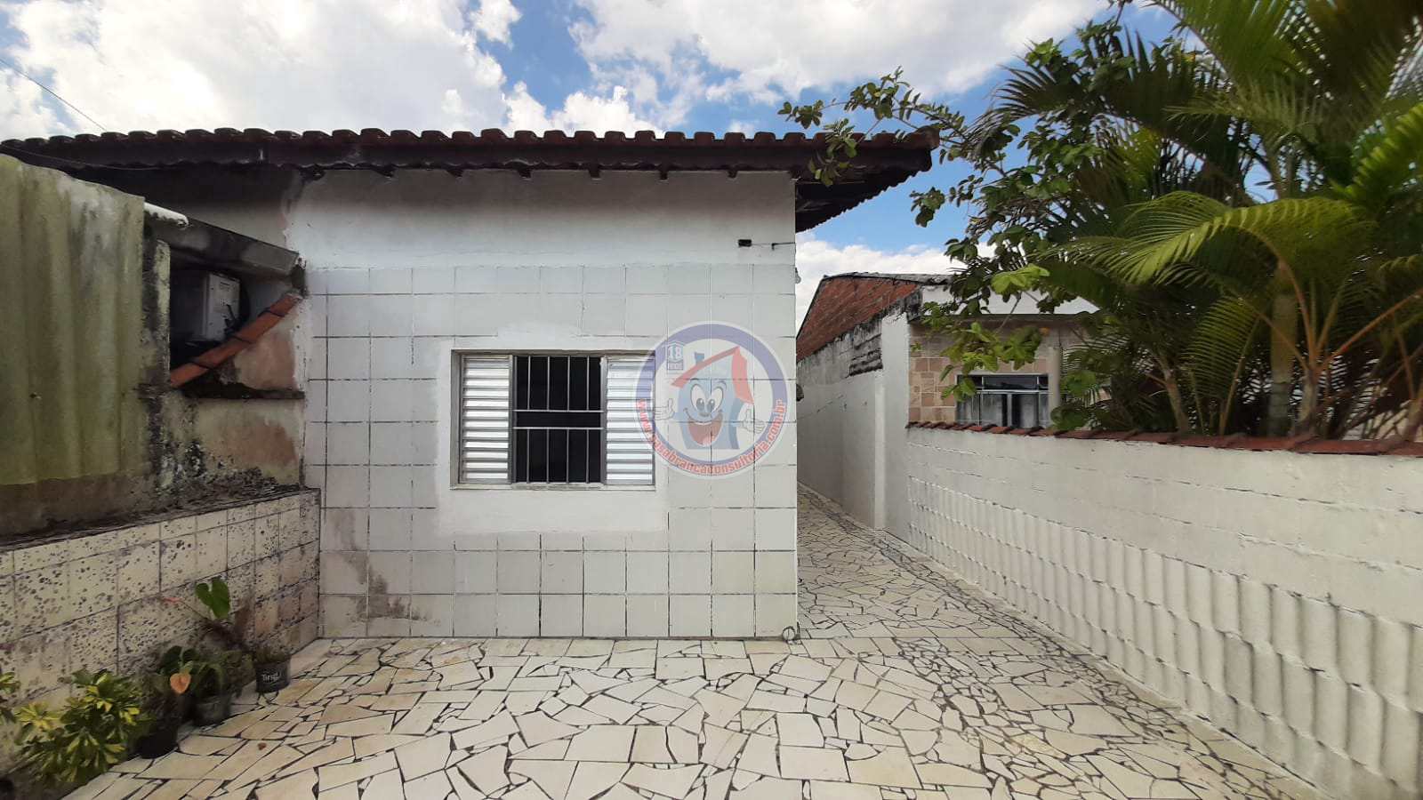 Casa à venda com 2 quartos, 60m² - Foto 1