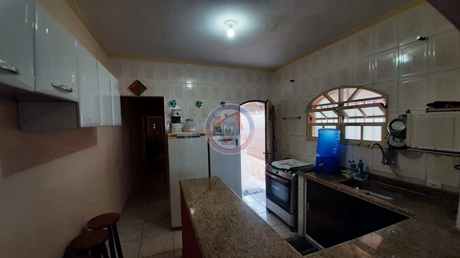 Casa à venda com 2 quartos, 92m² - Foto 4