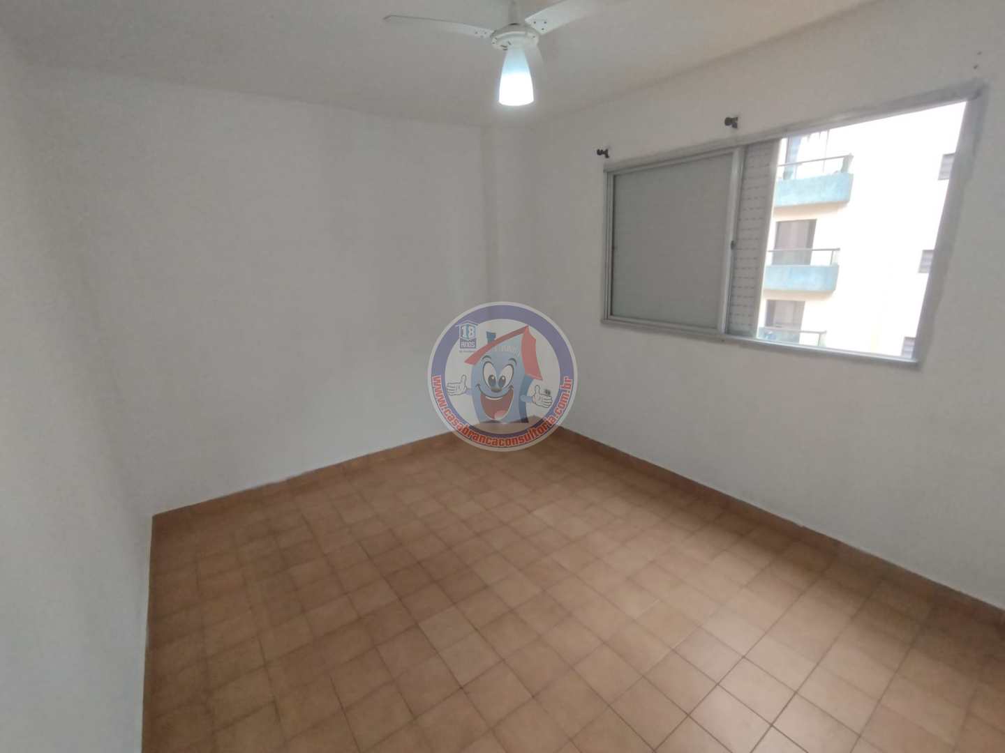 Apartamento à venda com 1 quarto, 38m² - Foto 2