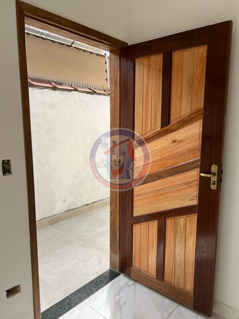 Casa à venda com 2 quartos, 125m² - Foto 2