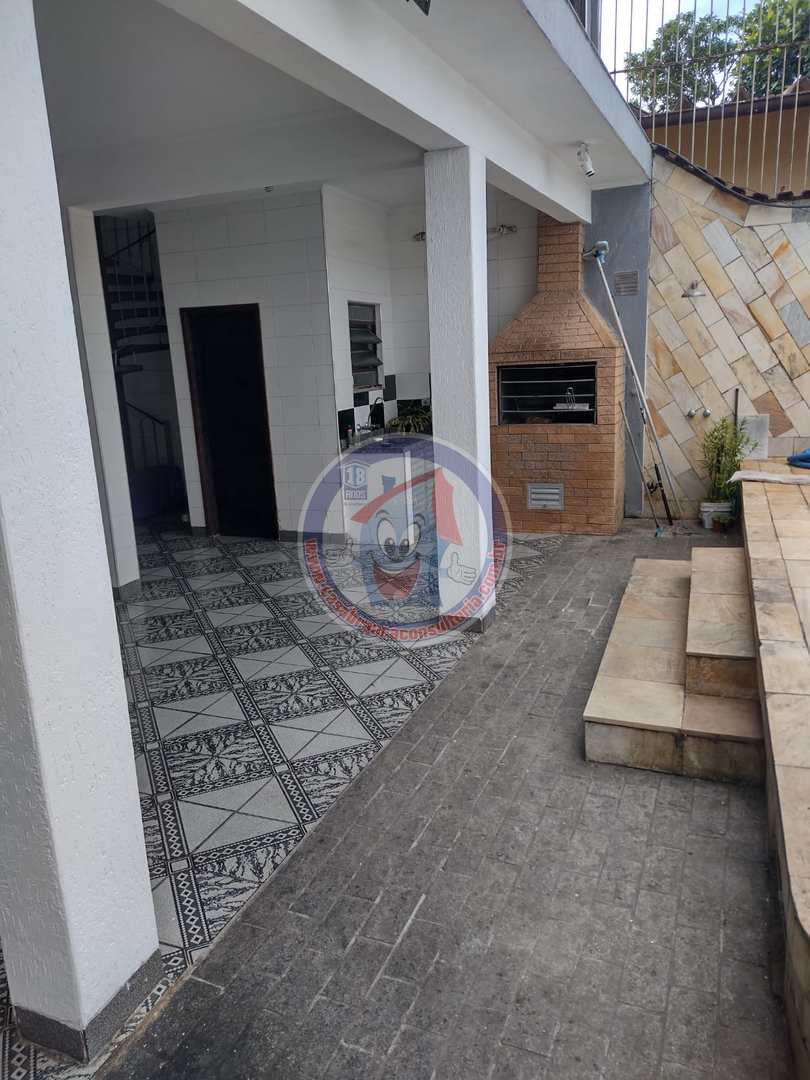 Casa à venda com 4 quartos, 212m² - Foto 2