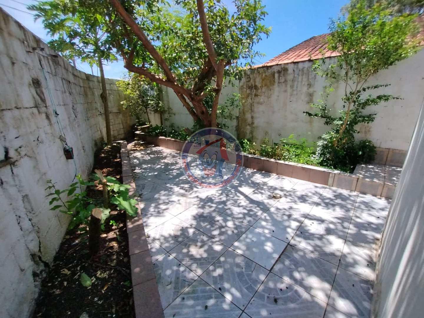 Casa à venda com 2 quartos, 106m² - Foto 2