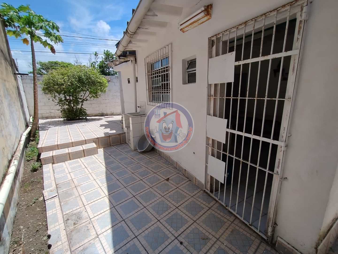 Casa à venda com 2 quartos, 106m² - Foto 1