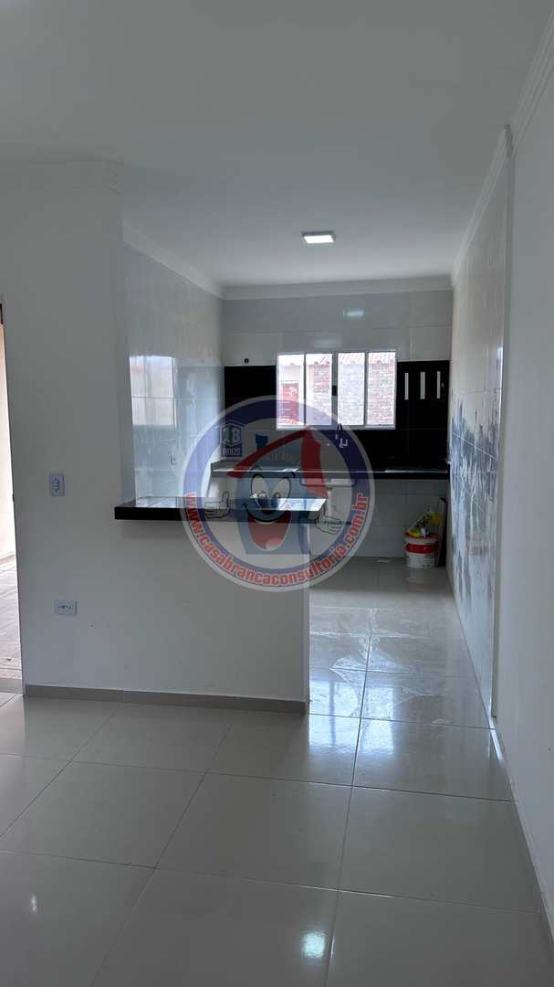 Casa à venda com 2 quartos, 65m² - Foto 4