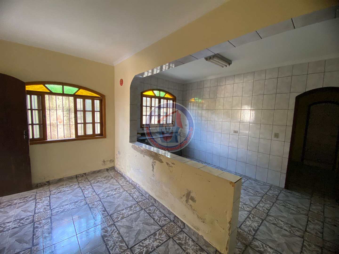 Casa à venda com 2 quartos, 65m² - Foto 1