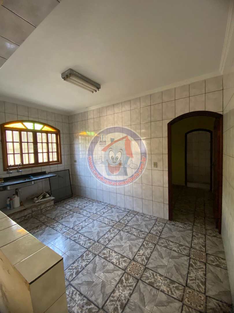 Casa à venda com 2 quartos, 65m² - Foto 12