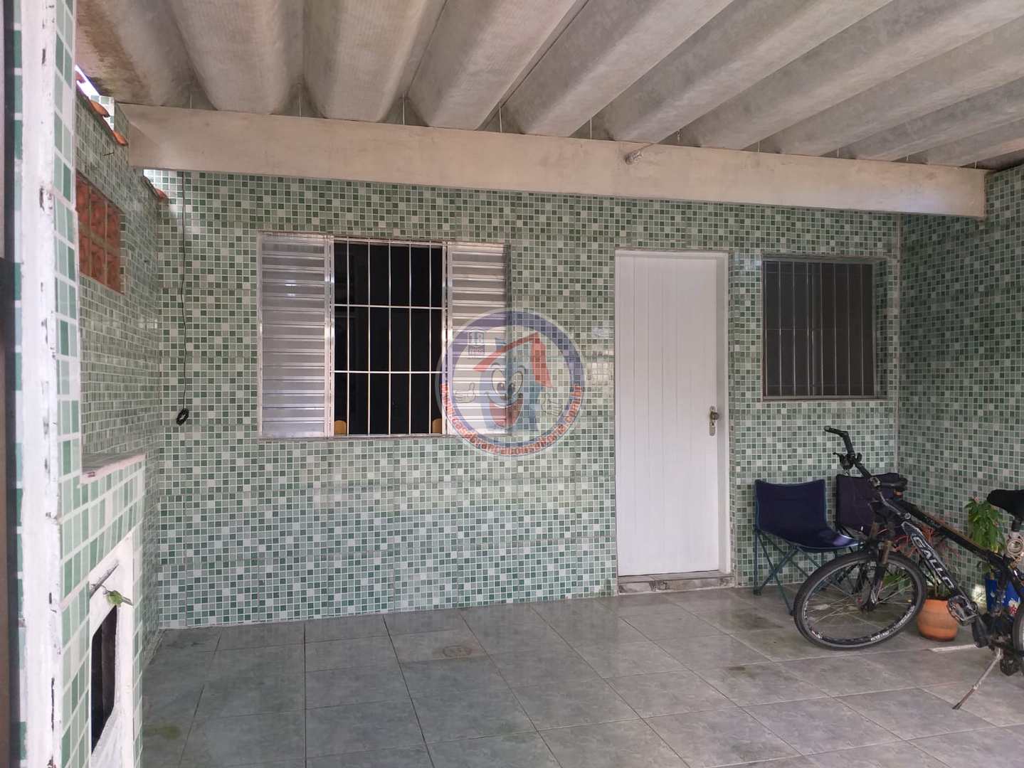 Casa à venda com 3 quartos, 50m² - Foto 1