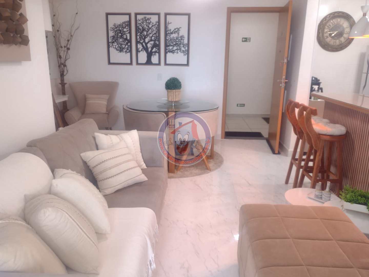 Apartamento à venda com 2 quartos, 68m² - Foto 2