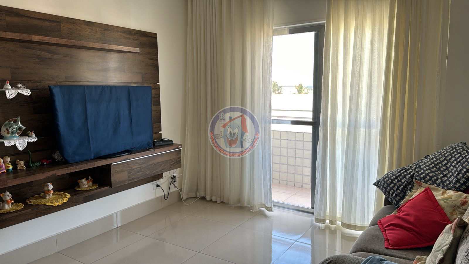 Apartamento à venda com 2 quartos, 70m² - Foto 3