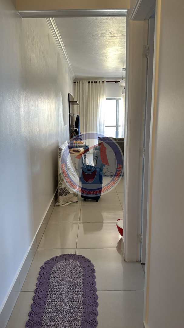 Apartamento à venda com 2 quartos, 70m² - Foto 2